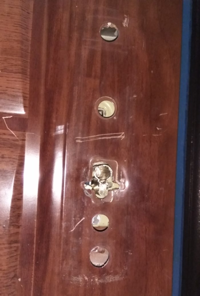 просверленный цилиндр замка